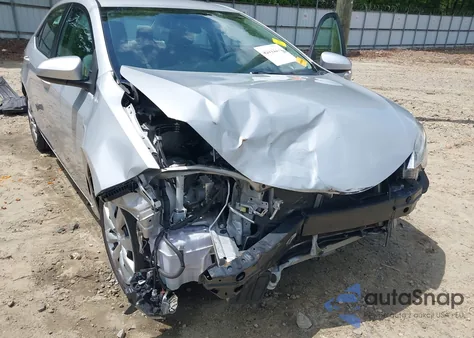 2015 Toyota Corolla Le z USA, uszkodzony, nr VIN 2T1BURHE8FC381399